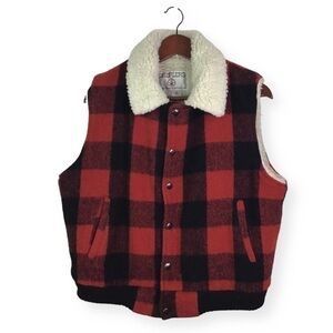 Sheplers Western Wear Rare Red Buffalo Plaid and Sherpa Vest Size Small.
